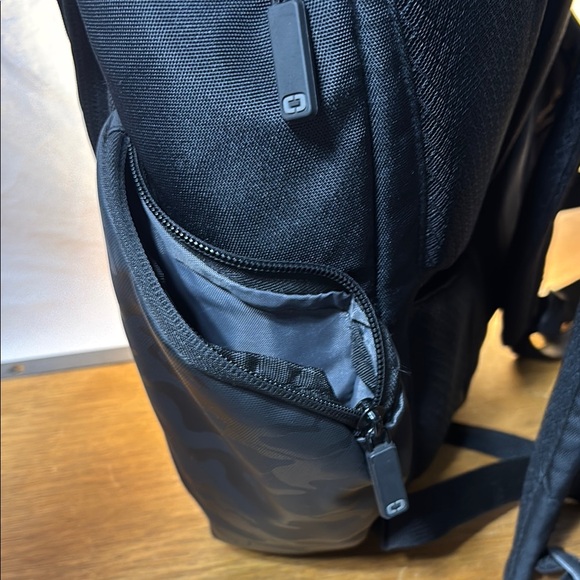Ogio Backback - Picture 3 of 10